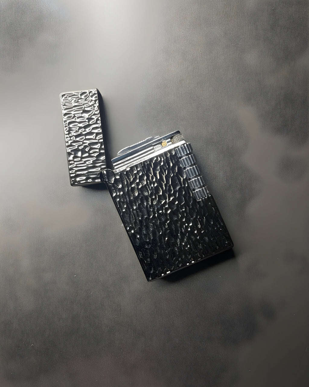 OBSIDIAN BLACK CREST